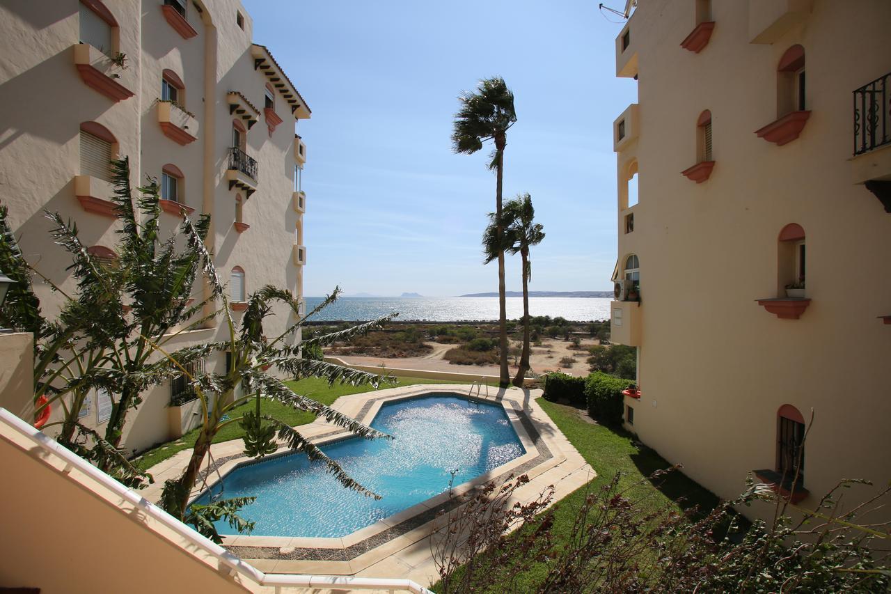 Marina Bay Playa Del Cristo Apartment Estepona Luaran gambar